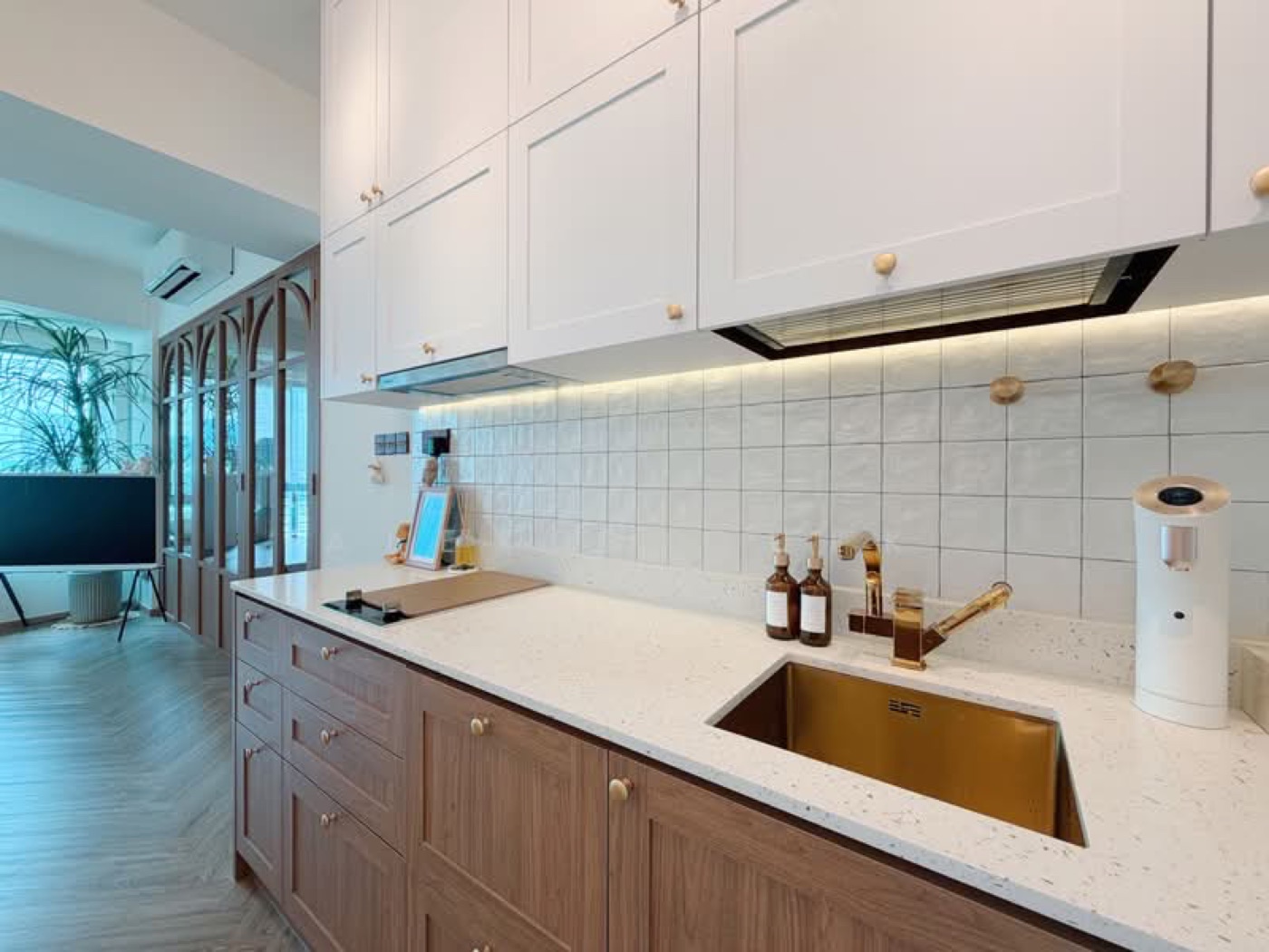Kitchen of a Marina Bay apartment listing